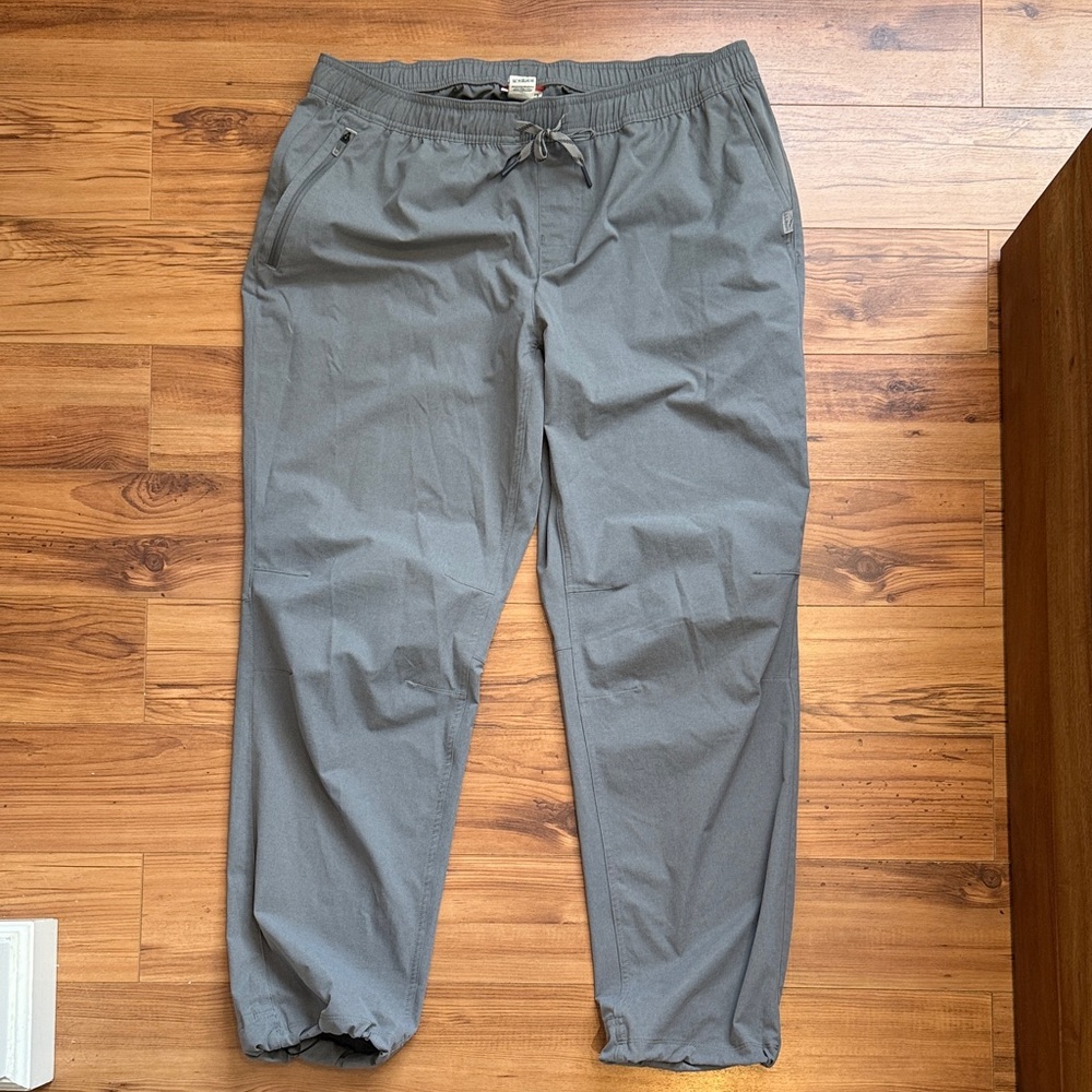 L.L. Bean Men's Gray Joggers